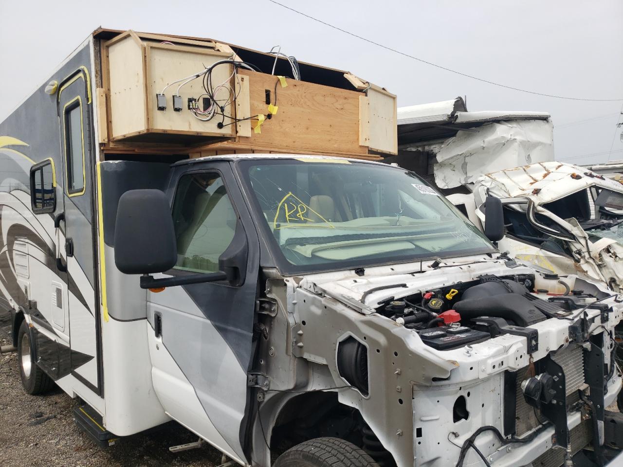 Photo 9 from auction – 2017 FORD ECONOLINE with VIN 1FDWE3FSXHDC09543