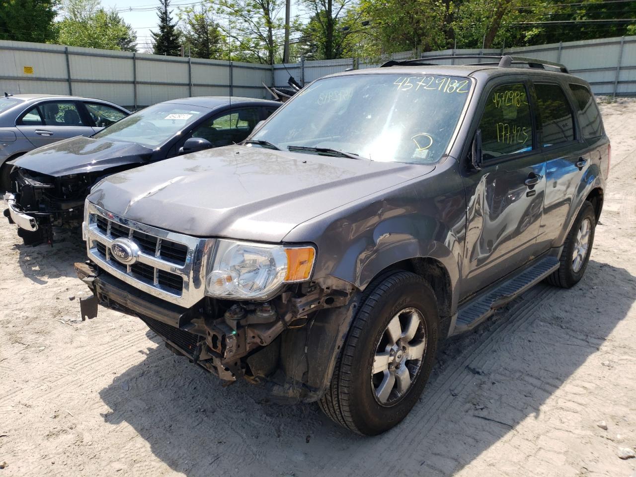 Photo 2 from auction – 2011 FORD ESCAPE LIM with VIN 1FMCU9EG7BKA02830