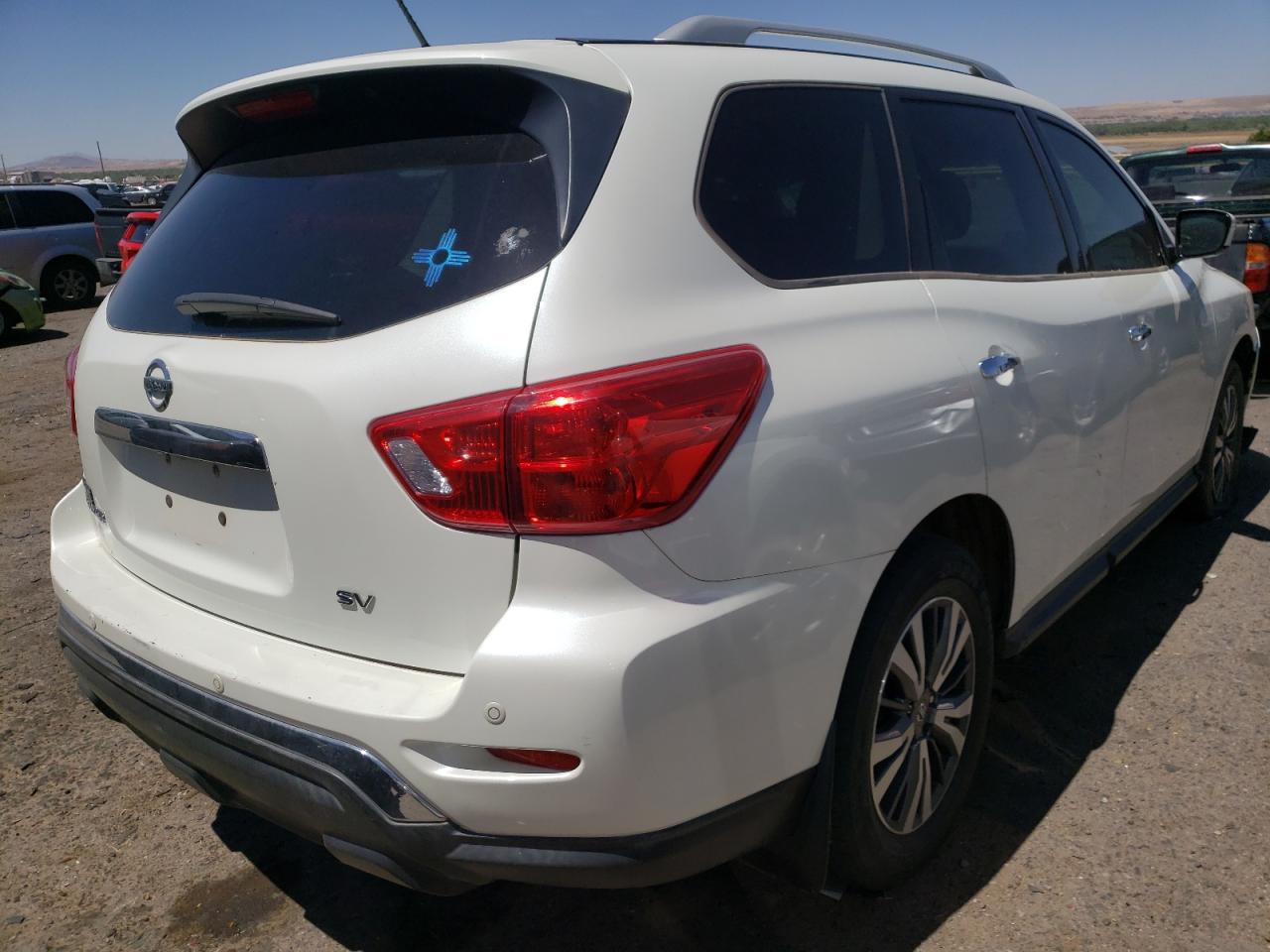 Photo 4 from auction – 2017 NISSAN PATHFINDER with VIN 5N1DR2MNXHC641185