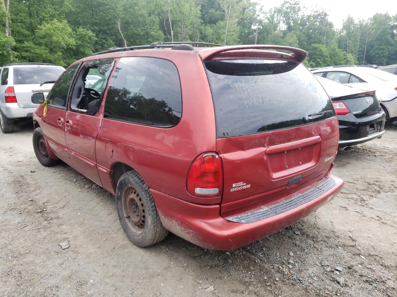 Photo 3 from auction – 2000 DODGE GRAND CARA with VIN 2B4GP44G2YR652383