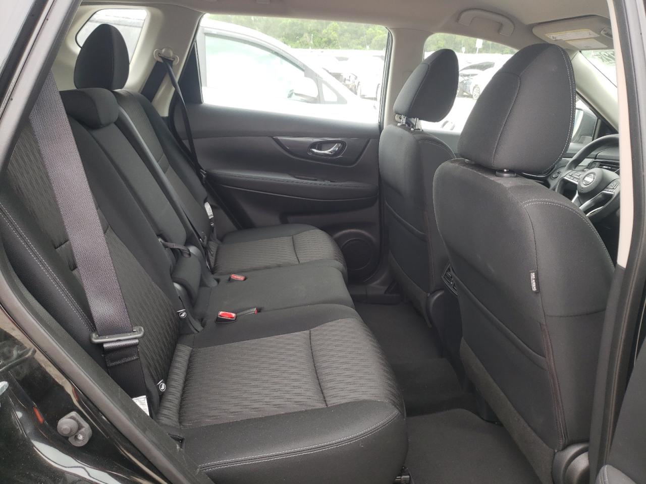 Photo 6 from auction – 2018 NISSAN ROGUE S with VIN KNMAT2MV1JP543122