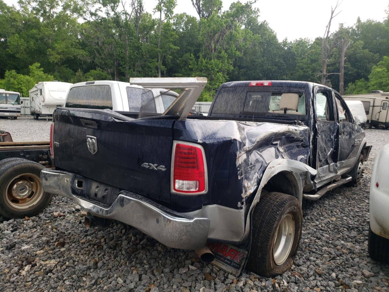 Photo 16 from auction – 2013 RAM 3500 LARAM with VIN 3C63RRJL3DG579400