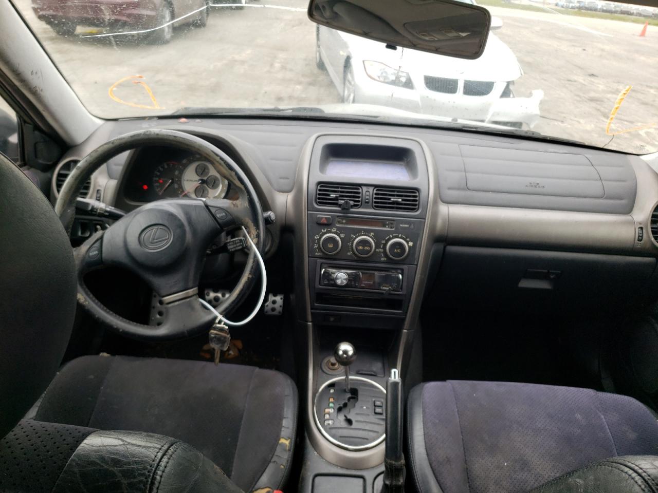Photo 9 from auction – 2001 LEXUS IS 300 with VIN JTHBD182010007703
