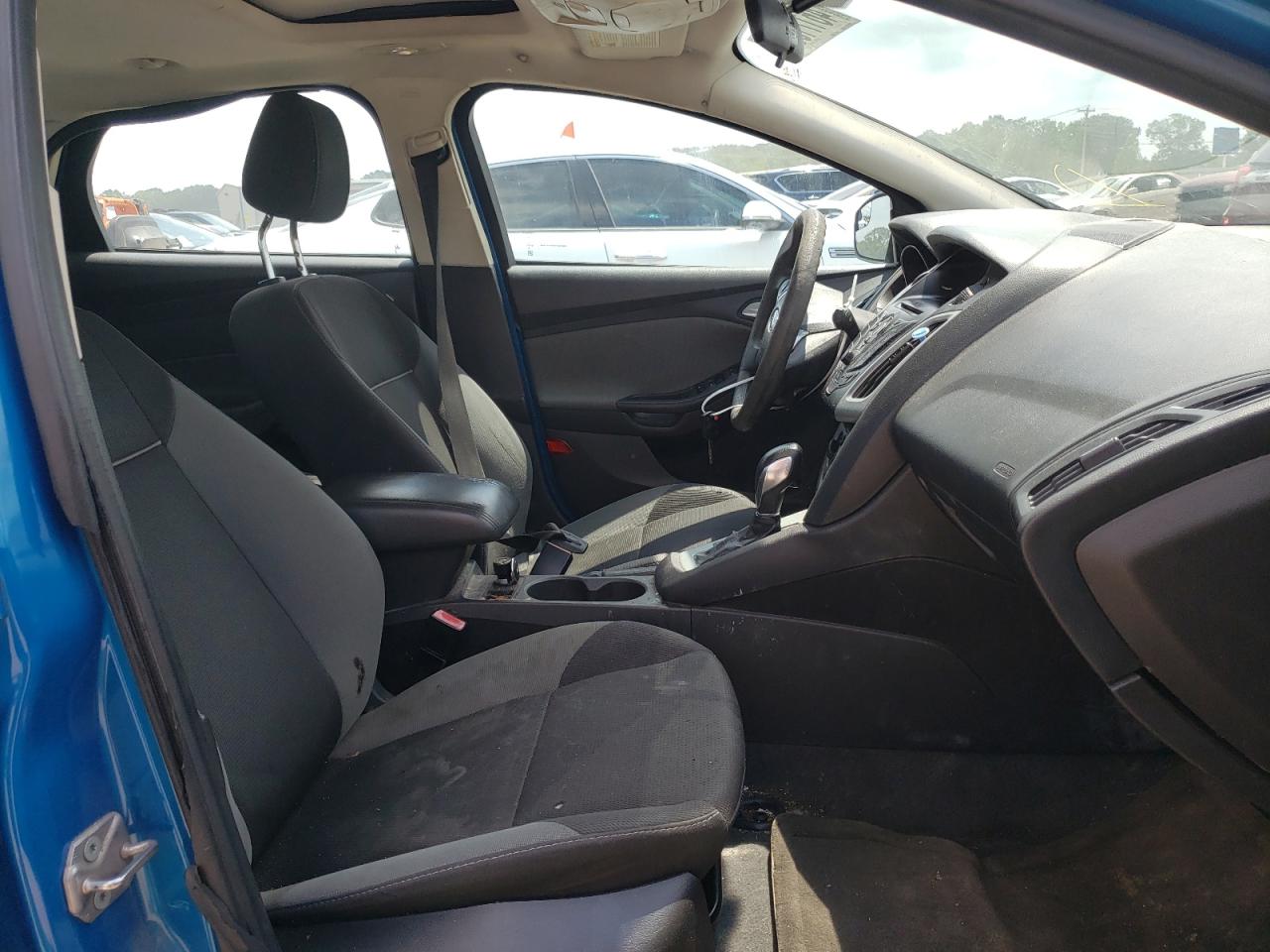 Photo 5 from auction – 2012 FORD FOCUS SE with VIN 1FAHP3F29CL157883
