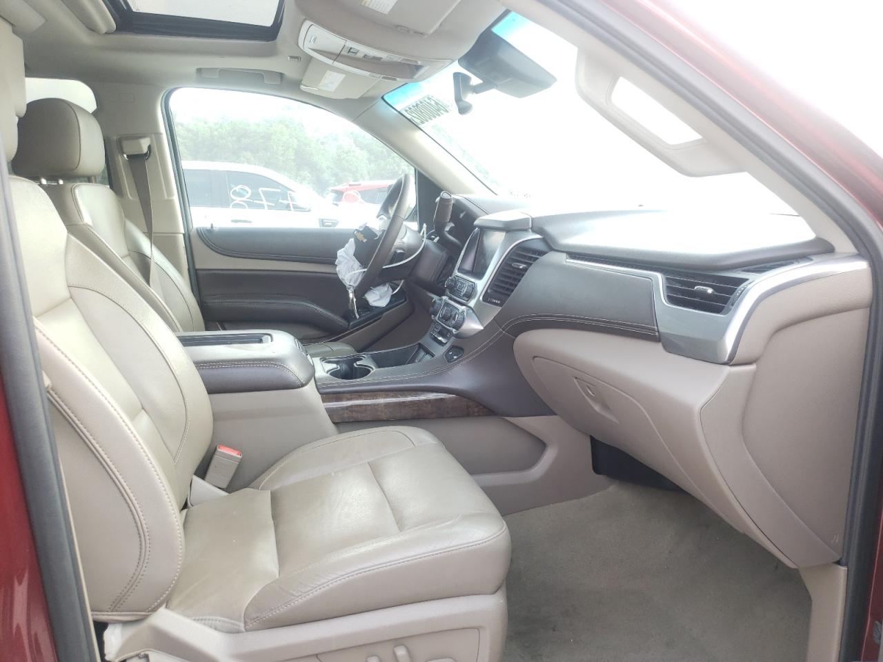 Photo 5 from auction – 2016 CHEVROLET SUBURBAN C with VIN 1GNSCHKC7GR323304