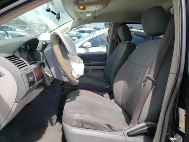 Photo 5 from auction – 2010 CHRYSLER TOWN & COU with VIN 2A4RR4DE9AR108841