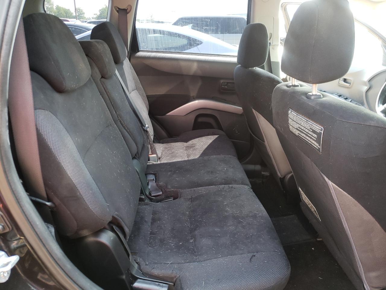 Photo 6 from auction – 2007 MITSUBISHI OUTLANDER with VIN JA4MS31X47Z001841