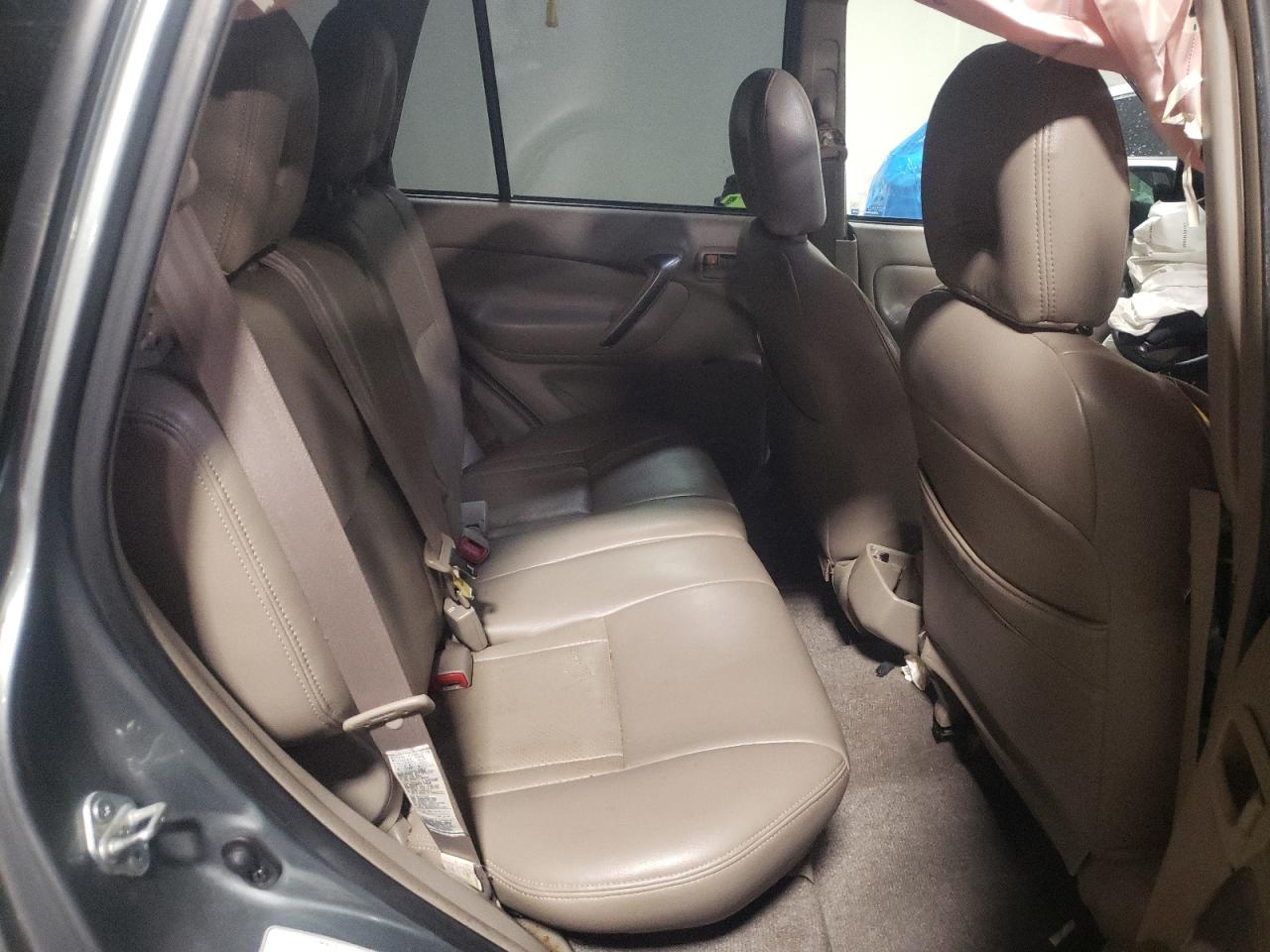 Photo 6 from auction – 2005 TOYOTA RAV4 with VIN JTEGD20V350047438