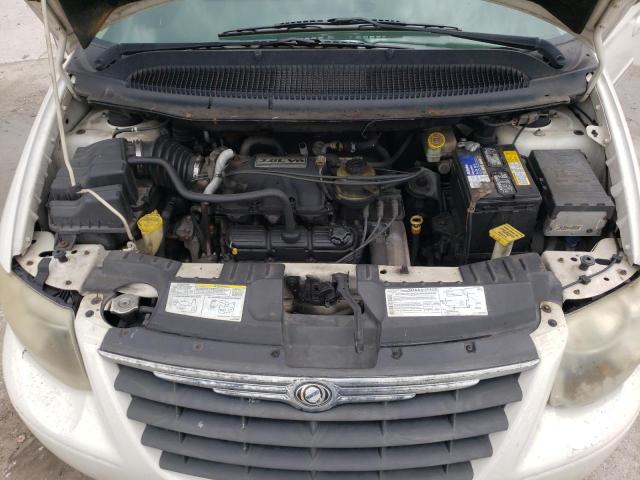 Photo 7 from auction – 2005 CHRYSLER TOWN & COU with VIN 2C4GP54L85R486422