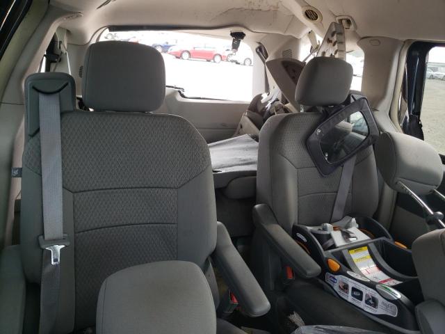 Photo 6 from auction – 2008 CHRYSLER TOWN & COU with VIN 2A8HR44H48R628797