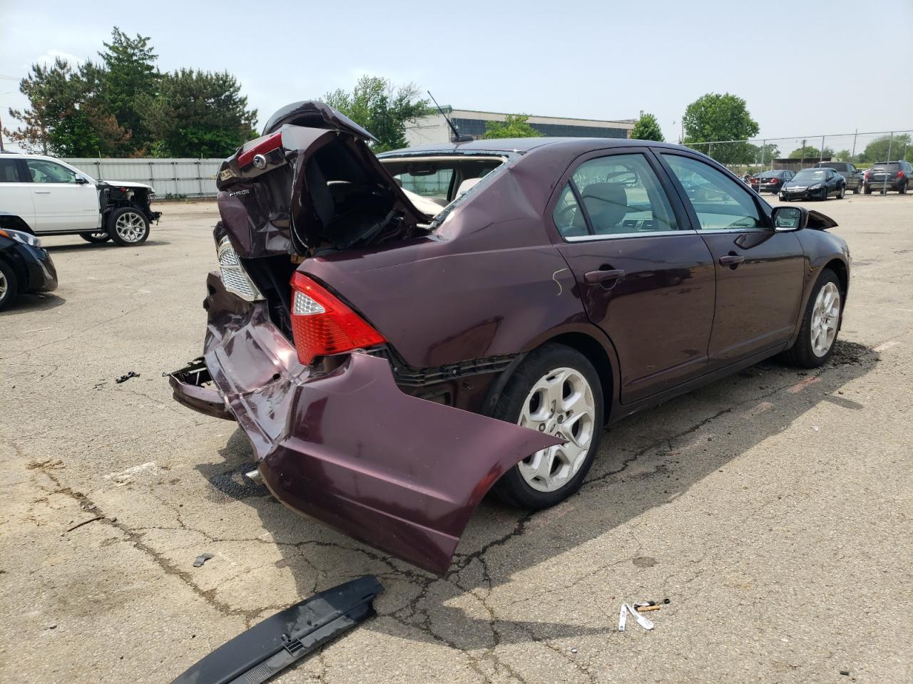 Photo 4 from auction – 2011 FORD FUSION SE with VIN 3FAHP0HAXBR239236
