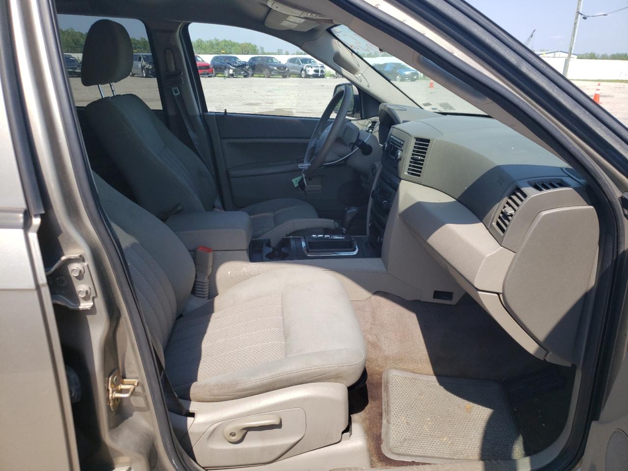Photo 5 from auction – 2006 JEEP GRAND CHER with VIN 1J4GR48K86C277742