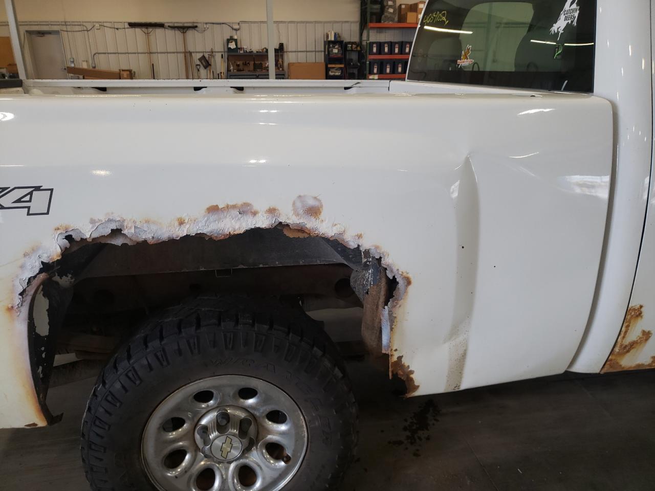 Photo 9 from auction – 2010 CHEVROLET SILVERADO with VIN 1GCSKPEA2AZ272365