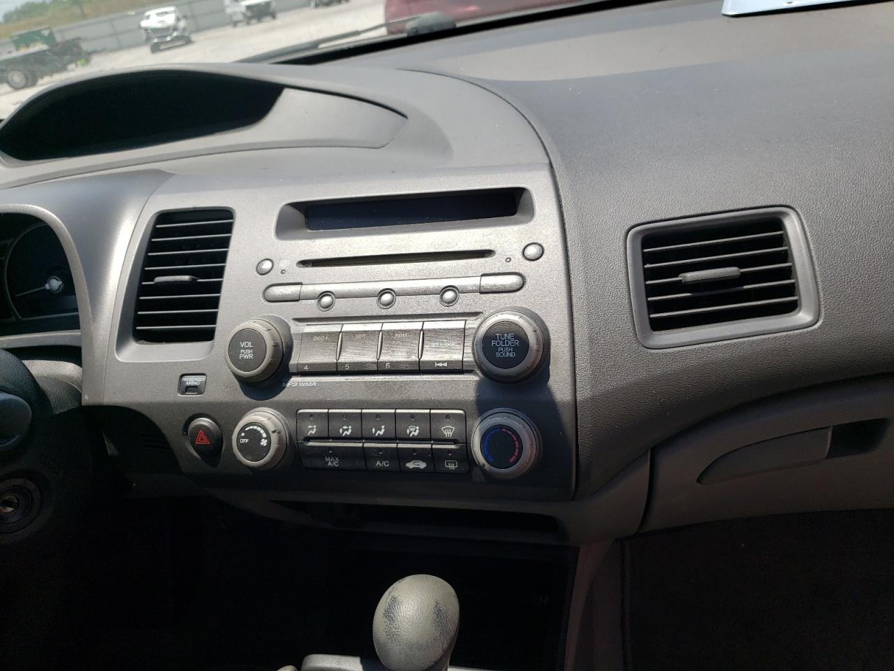 Photo 9 from auction – 2010 HONDA CIVIC LX with VIN 2HGFA1F5XAH565046