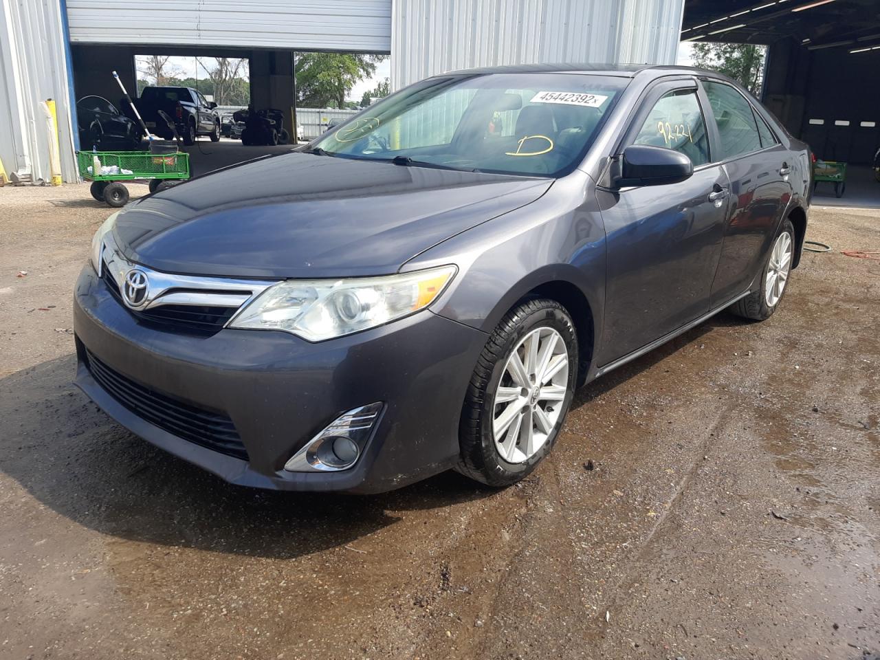 Photo 2 from auction – 2014 TOYOTA CAMRY L with VIN 4T1BF1FK1EU342977