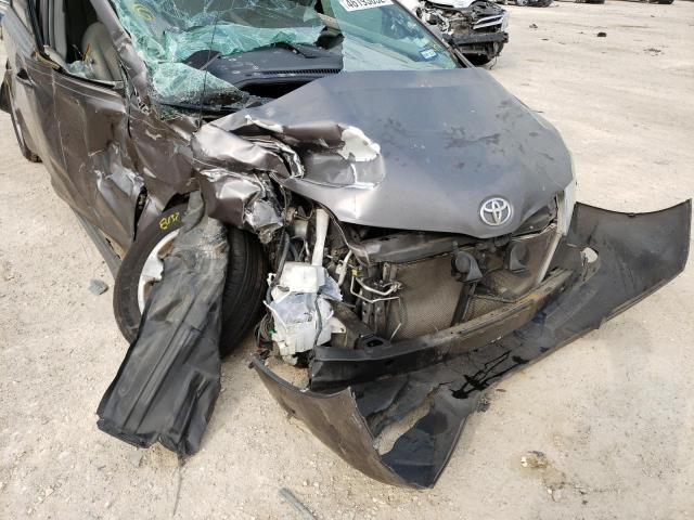 Photo 9 from auction – 2014 TOYOTA SIENNA LE with VIN 5TDKK3DCXES501572