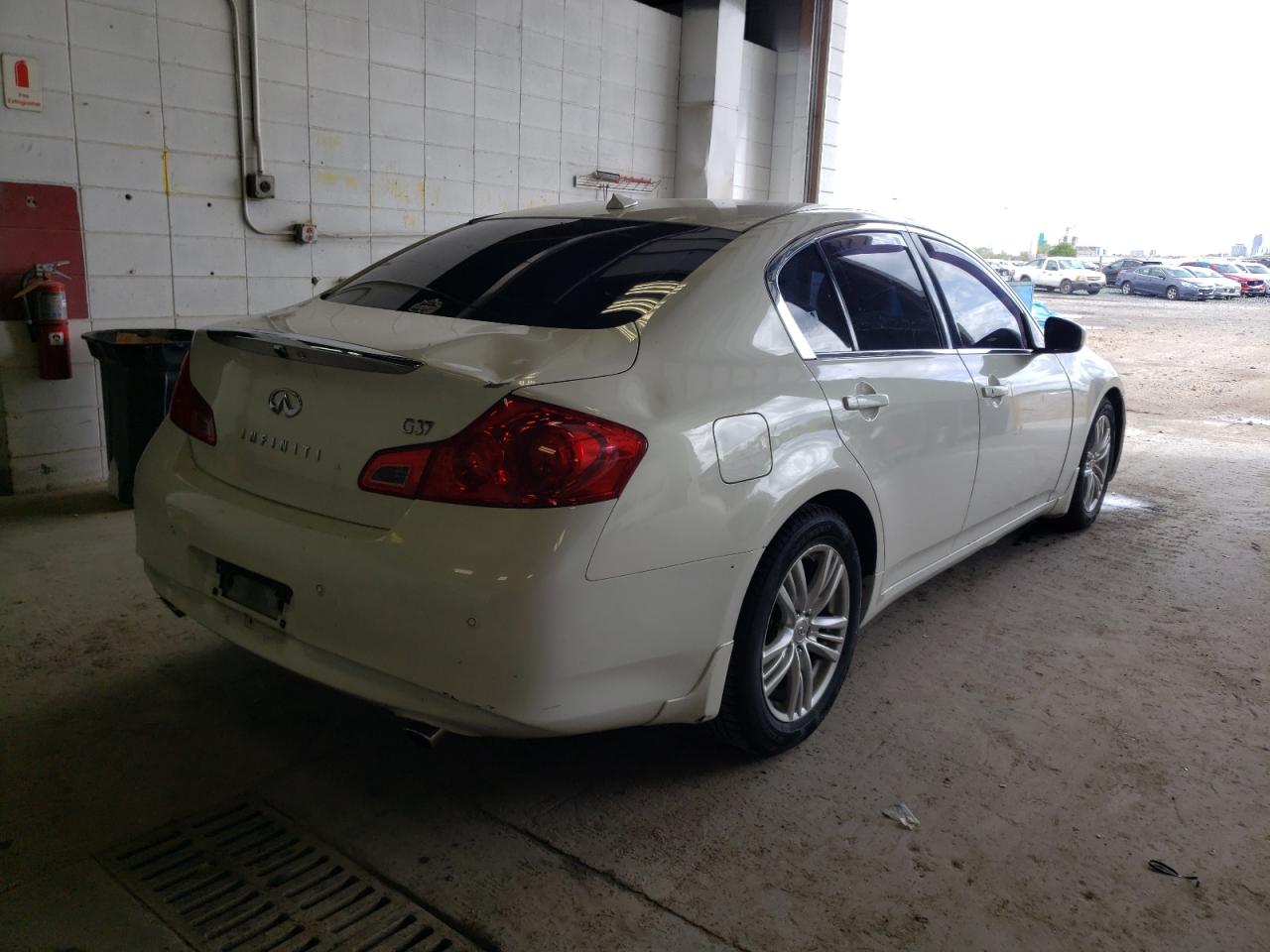 Photo 4 from auction – 2011 INFINITI G37 BASE with VIN JN1CV6AP7BM304700