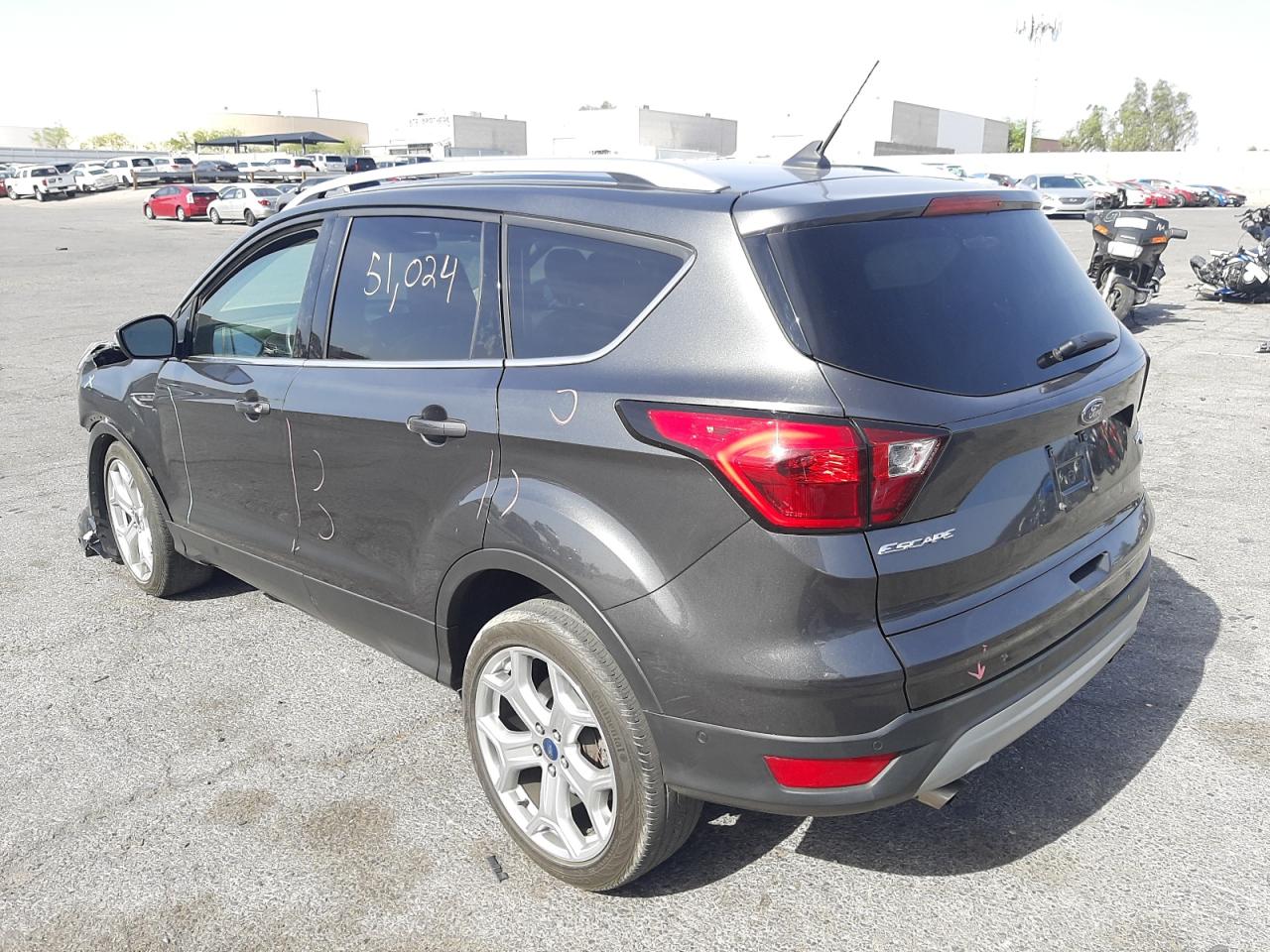 Photo 3 from auction – 2019 FORD ESCAPE TIT with VIN 1FMCU0J90KUA26863