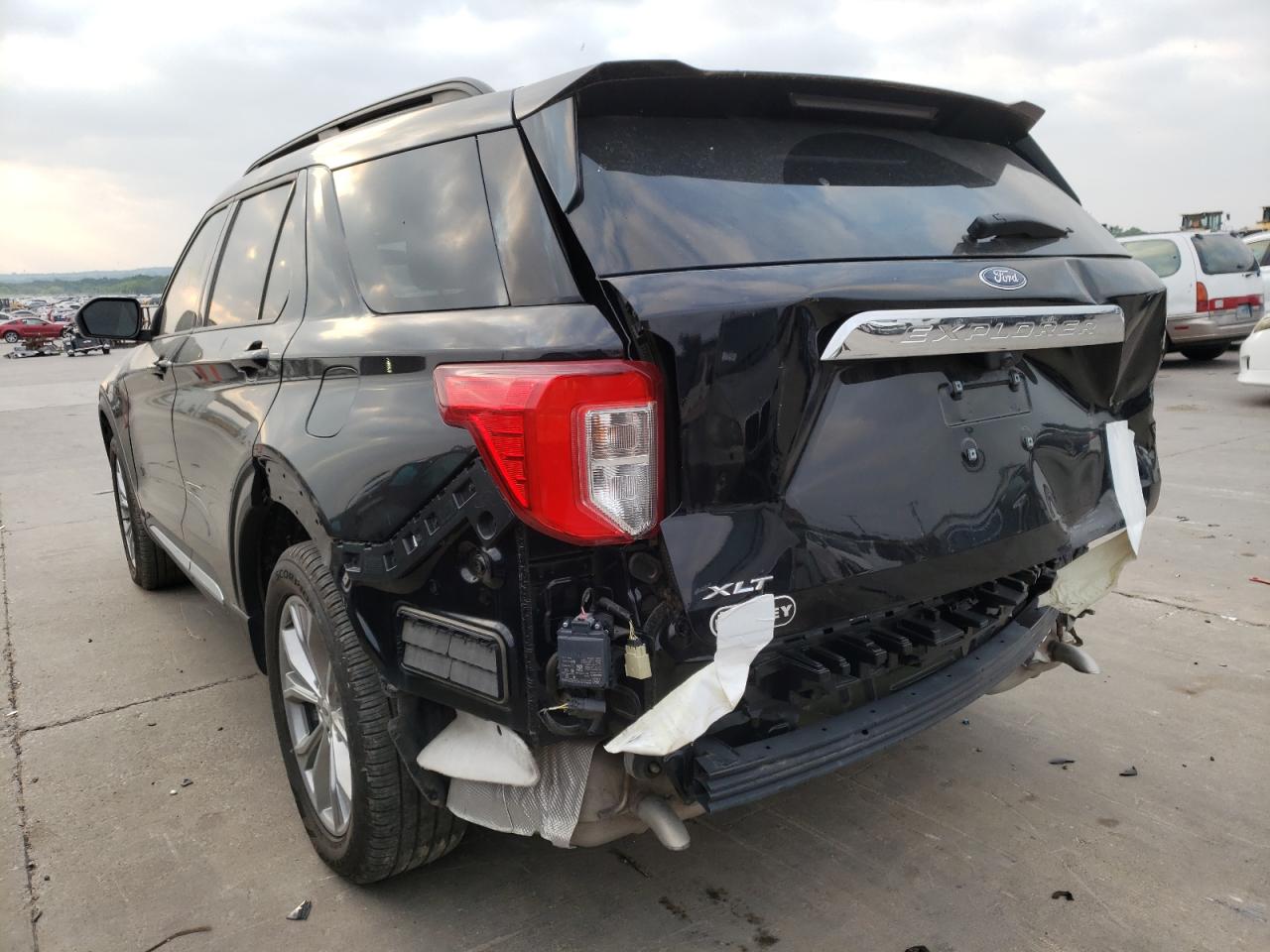 Photo 3 from auction – 2021 FORD EXPLORER X with VIN 1FMSK7DHXMGA82145