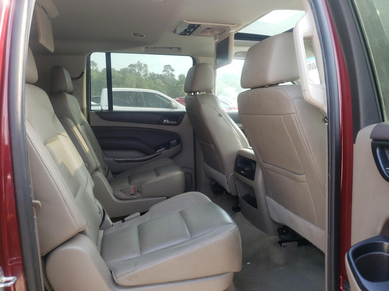 Photo 6 from auction – 2016 CHEVROLET SUBURBAN C with VIN 1GNSCHKC7GR323304