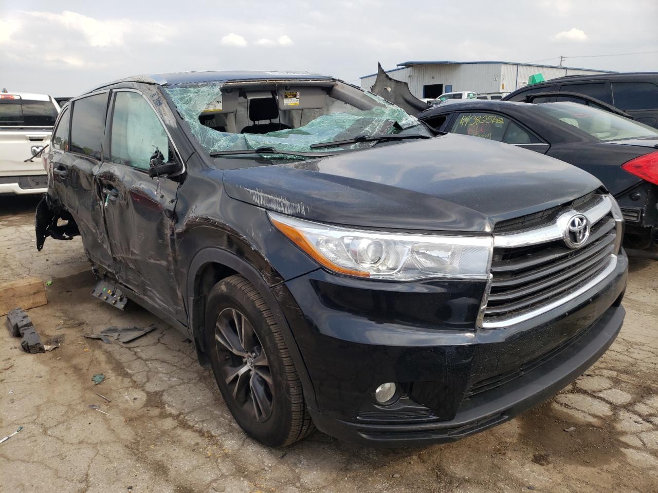 TOYOTA HIGHLANDER 2016 with VIN 5TDJKRFH4GS231331 - Photo from auction