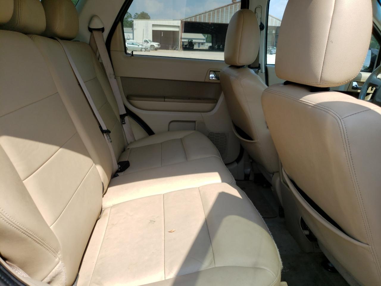 Photo 6 from auction – 2011 FORD ESCAPE LIM with VIN 1FMCU9E75BKB75181