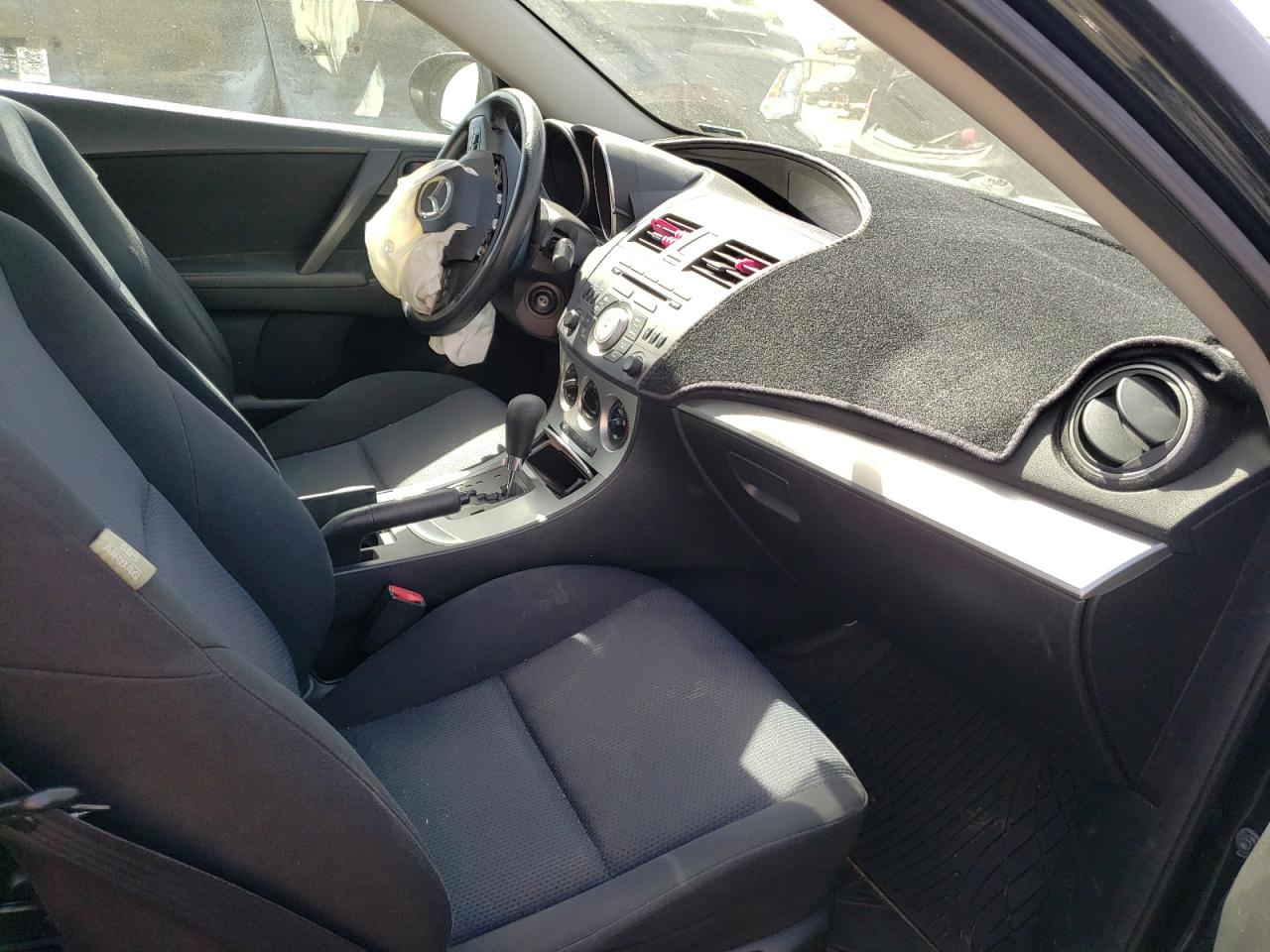 Photo 5 from auction – 2010 MAZDA 3 I with VIN JM1BL1SG4A1282087