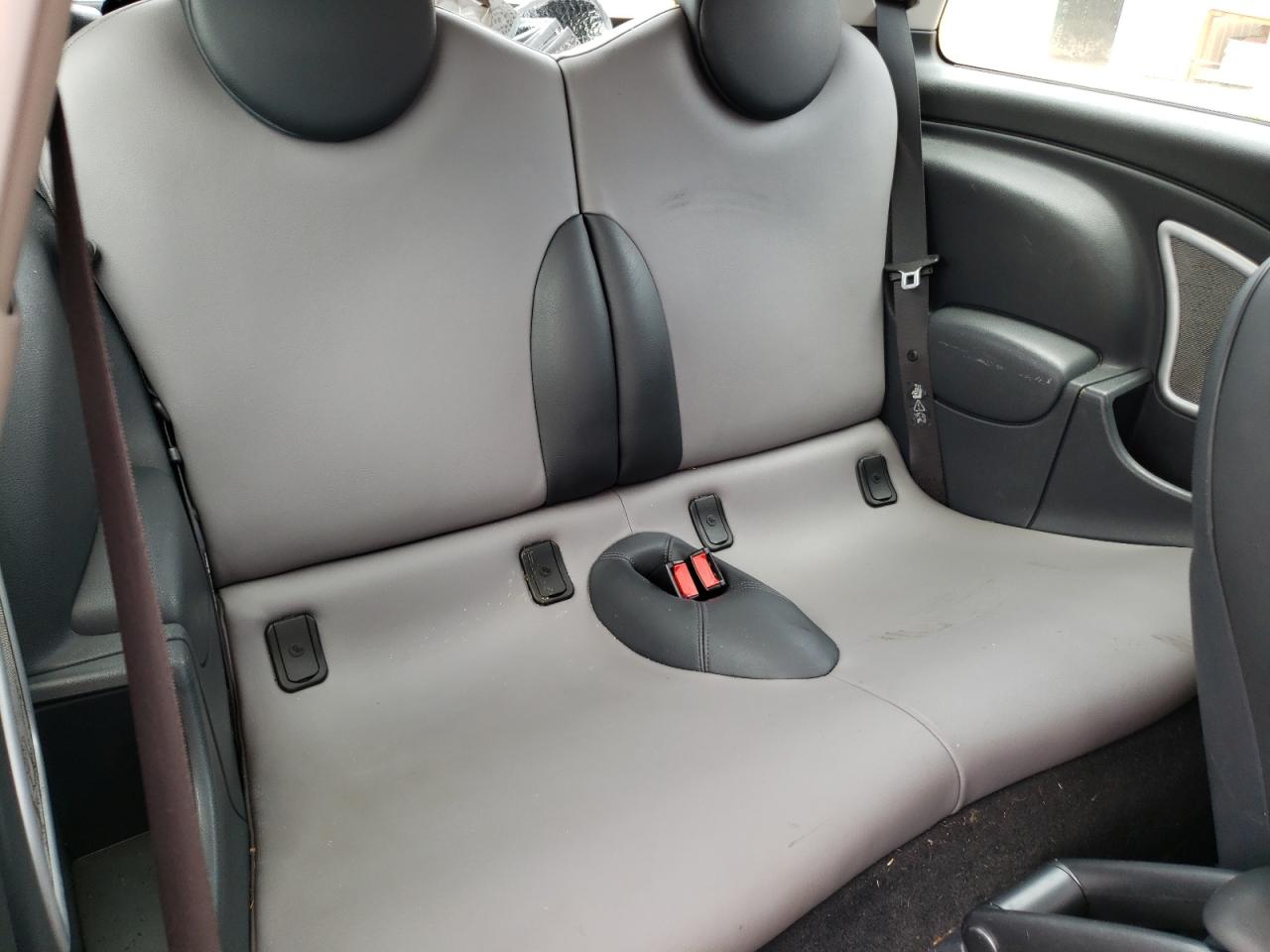 Photo 6 from auction – 2006 MINI COOPER S with VIN WMWRE33506TJ34559