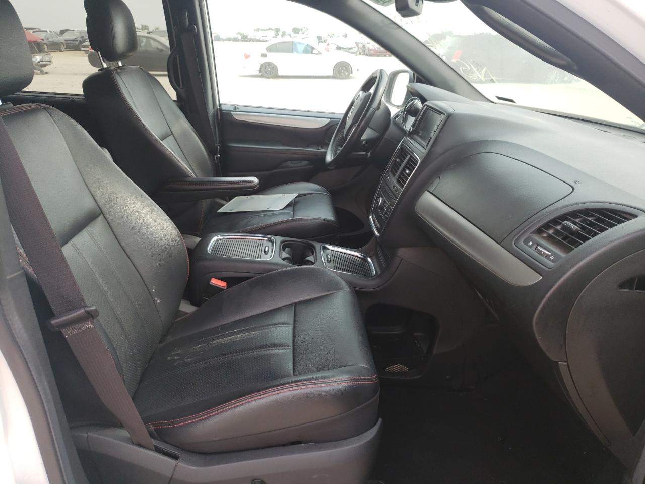 Photo 5 from auction – 2019 DODGE GRAND CARA with VIN 2C4RDGEG1KR765088