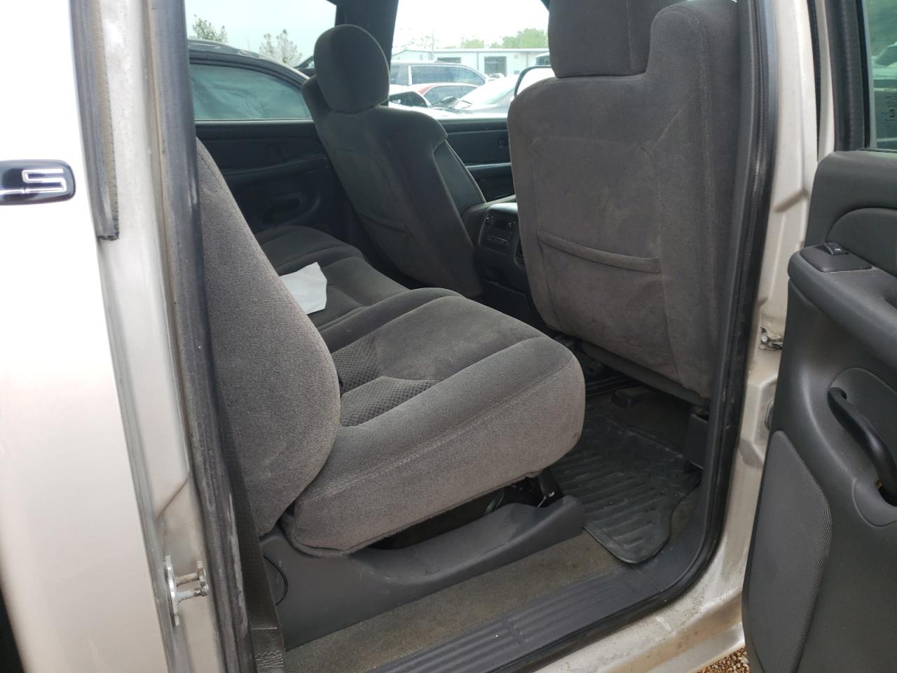 Photo 6 from auction – 2005 CHEVROLET SILVERADO with VIN 1GCHK232X5F850390