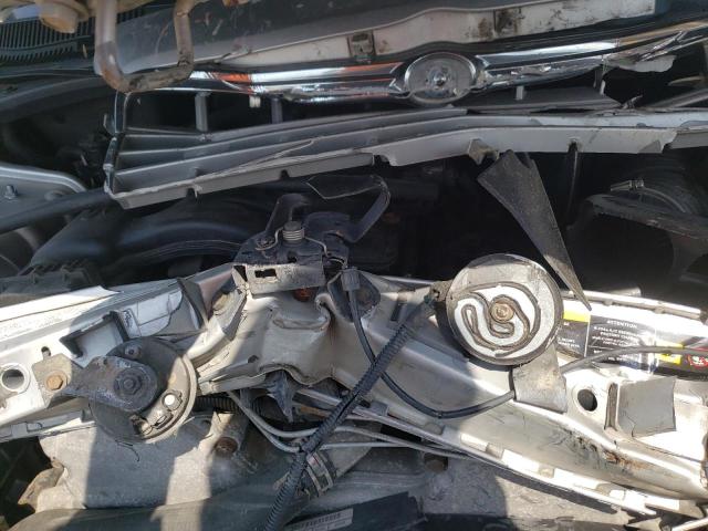 Photo 7 from auction – 2005 CHRYSLER 300 TOURIN with VIN 2C3JA53G85H652041