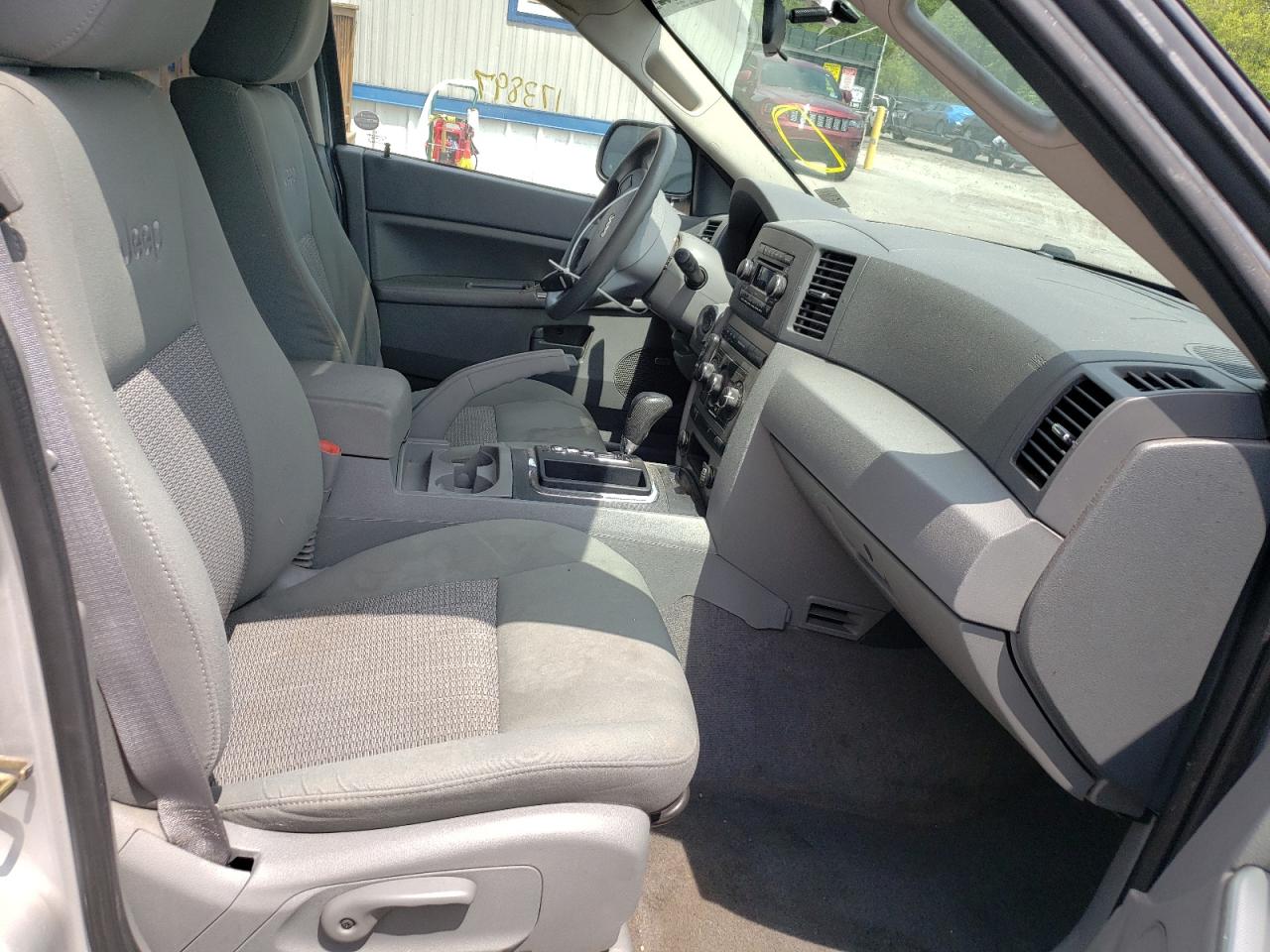 Photo 5 from auction – 2007 JEEP GRAND CHER with VIN 1J8GR48K97C619778