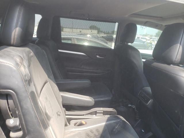 Photo 6 from auction – 2017 TOYOTA HIGHLANDER with VIN 5TDKZRFH2HS520497