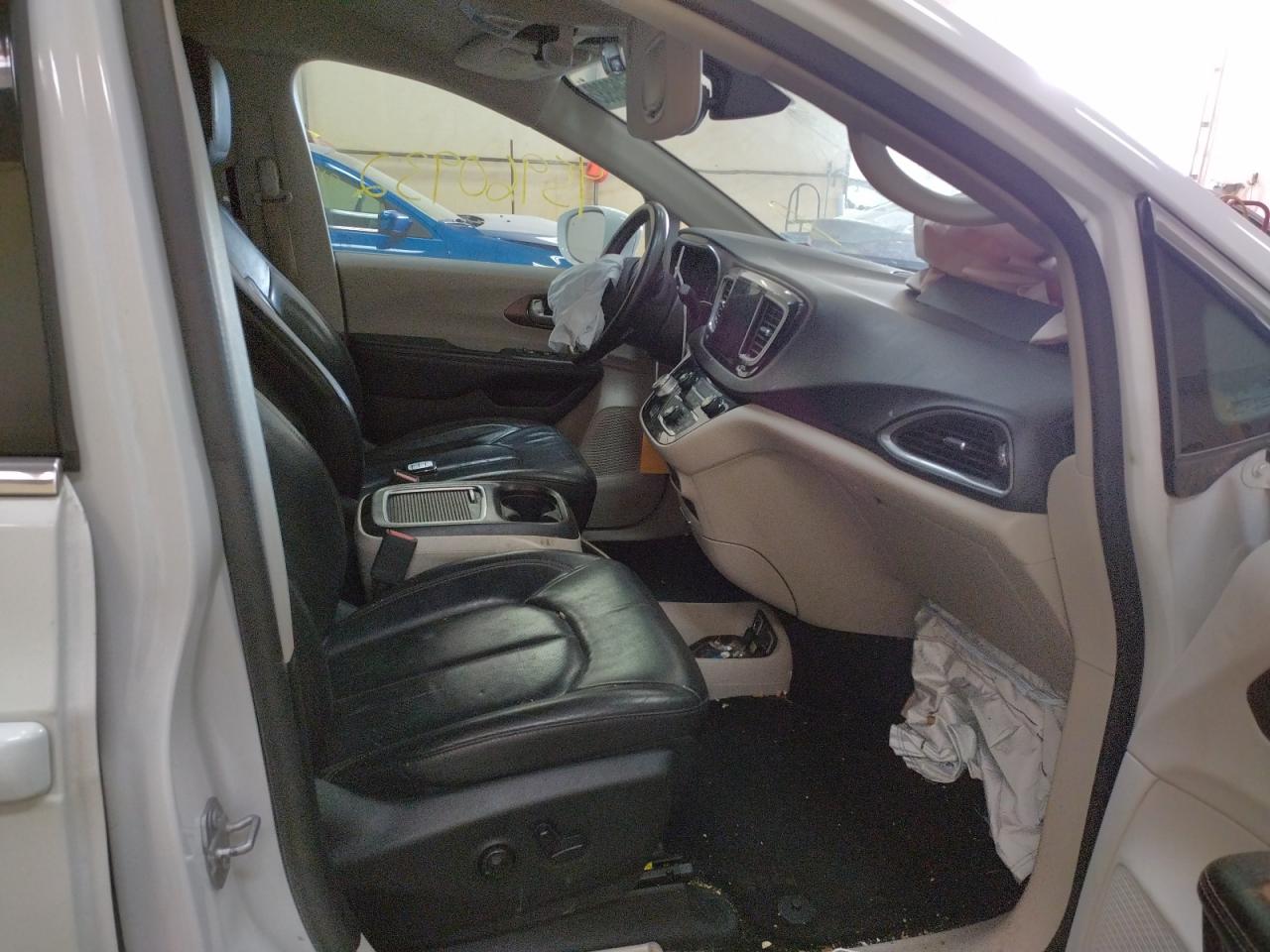 Photo 5 from auction – 2017 CHRYSLER PACIFICA T with VIN 2C4RC1EG9HR650585