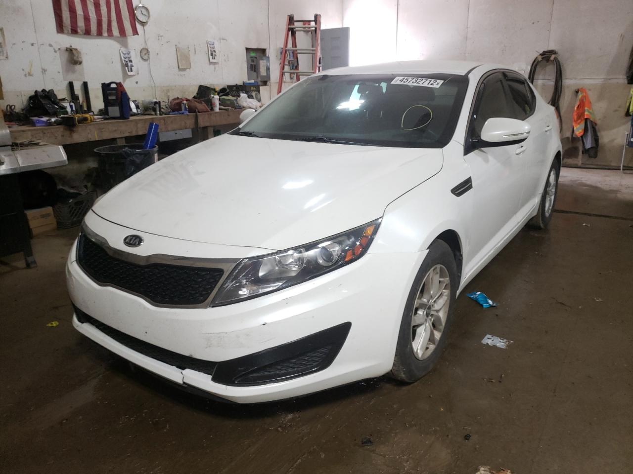 Photo 2 from auction – 2011 KIA OPTIMA LX with VIN KNAGM4A73B5128807