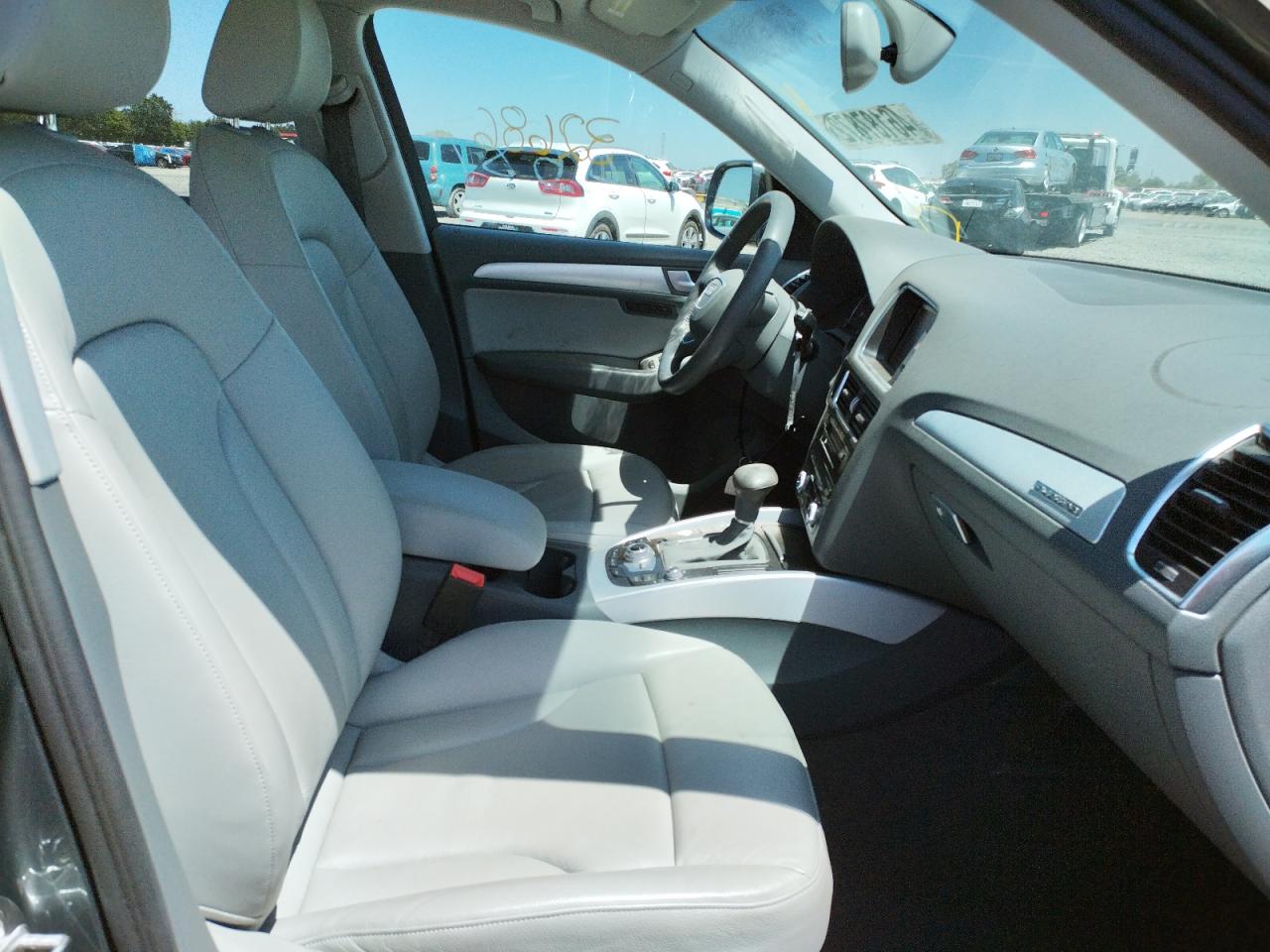 Photo 5 from auction – 2015 AUDI Q5 PREMIUM with VIN WA1LFAFP3FA124279