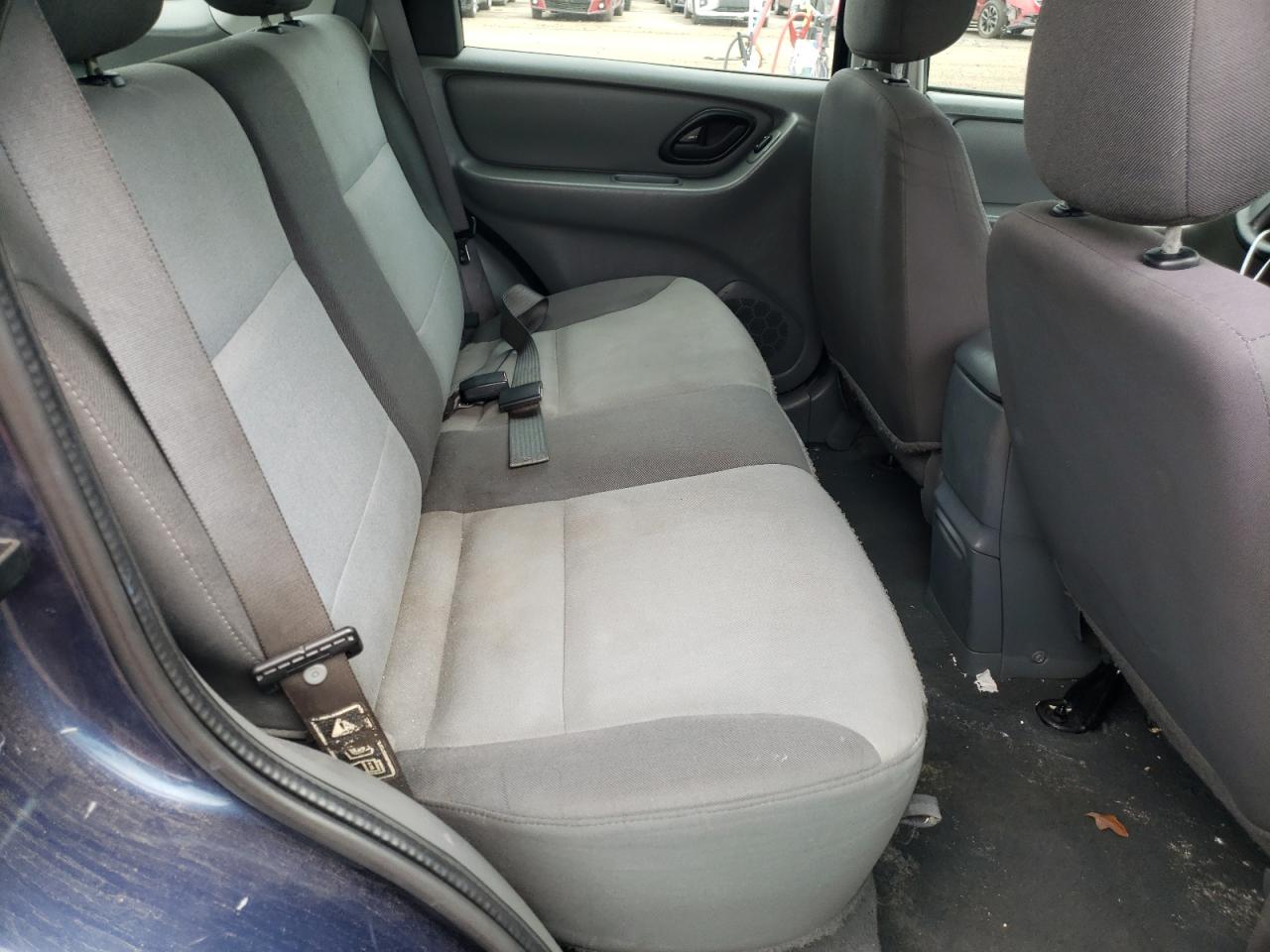 Photo 6 from auction – 2003 FORD ESCAPE XLS with VIN 1FMYU02163KB12609