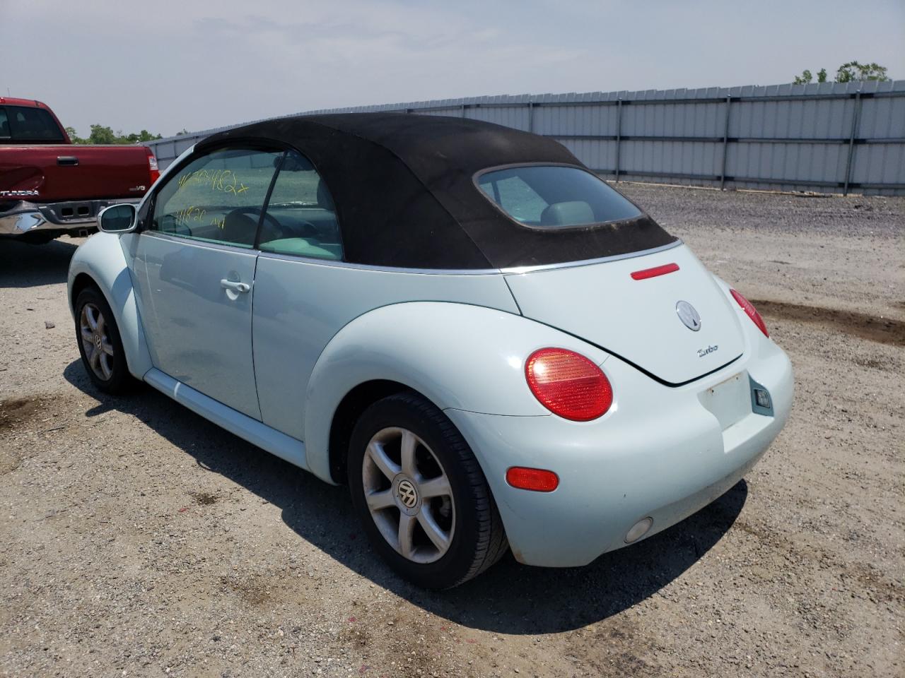 Photo 3 from auction – 2004 VOLKSWAGEN NEW BEETLE with VIN 3VWCD31Y14M314358