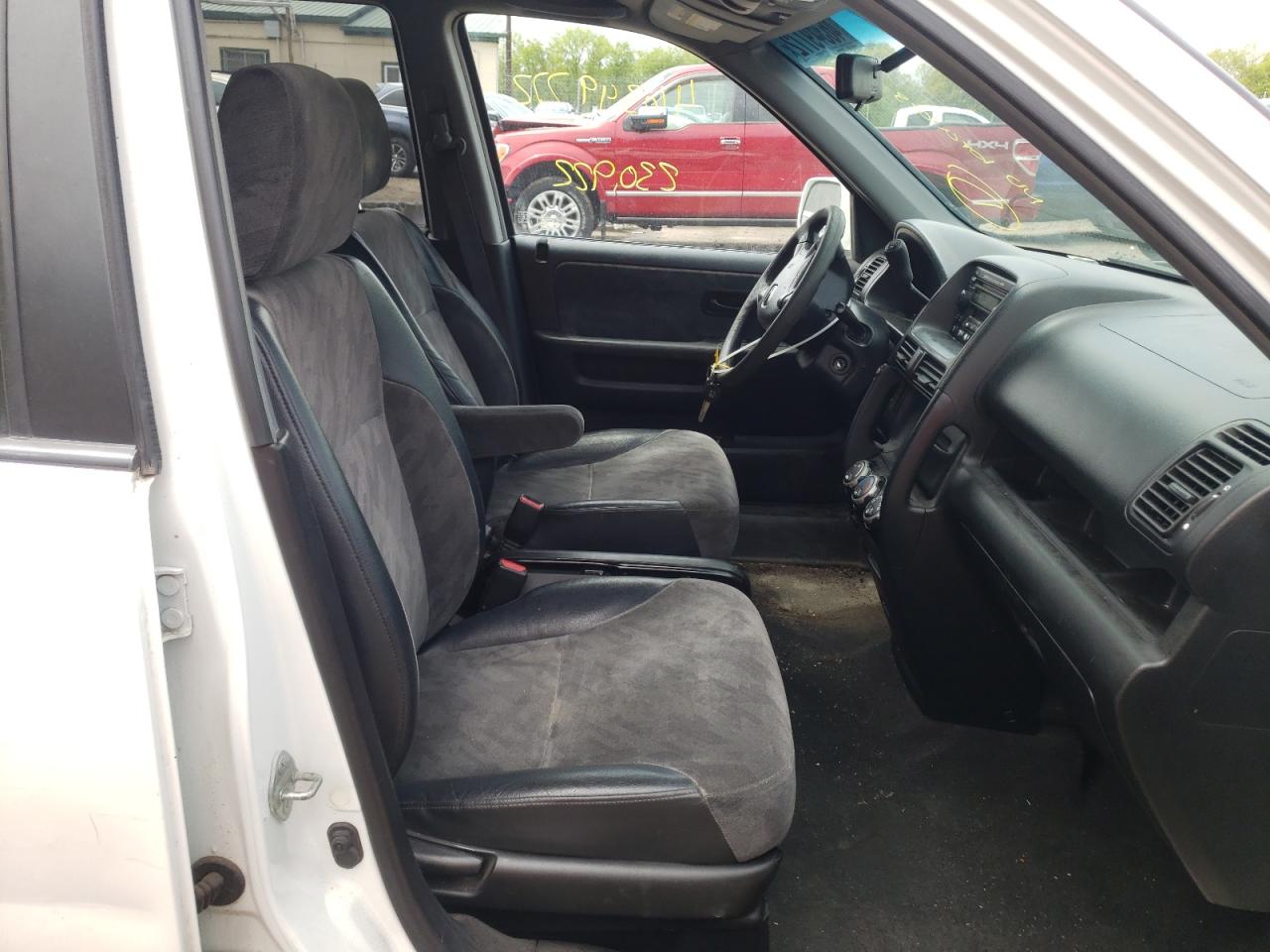 Photo 18 from auction – 2003 HONDA CR-V with VIN JHLRD788X3C006019
