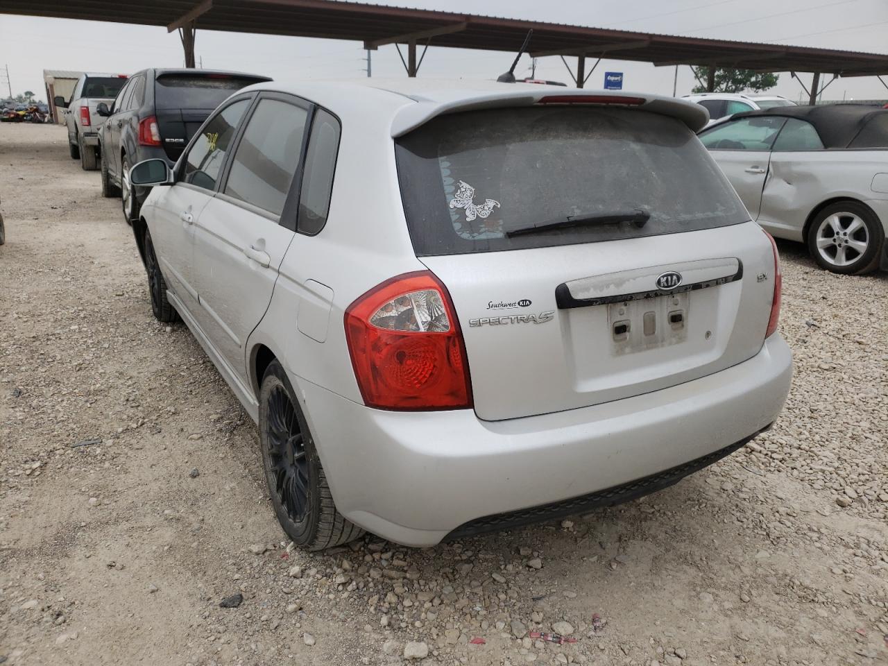 Photo 3 from auction – 2008 KIA SPECTRA5 5 with VIN KNAFE161X85013643