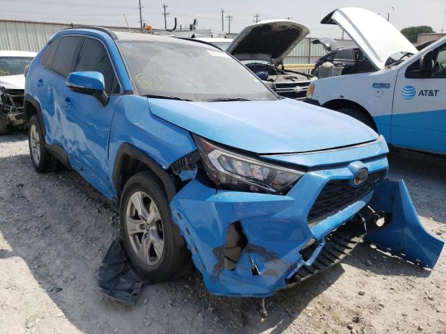 TOYOTA RAV4 XLE 2019 with VIN JTMW1RFVXKD511368 - Photo from auction