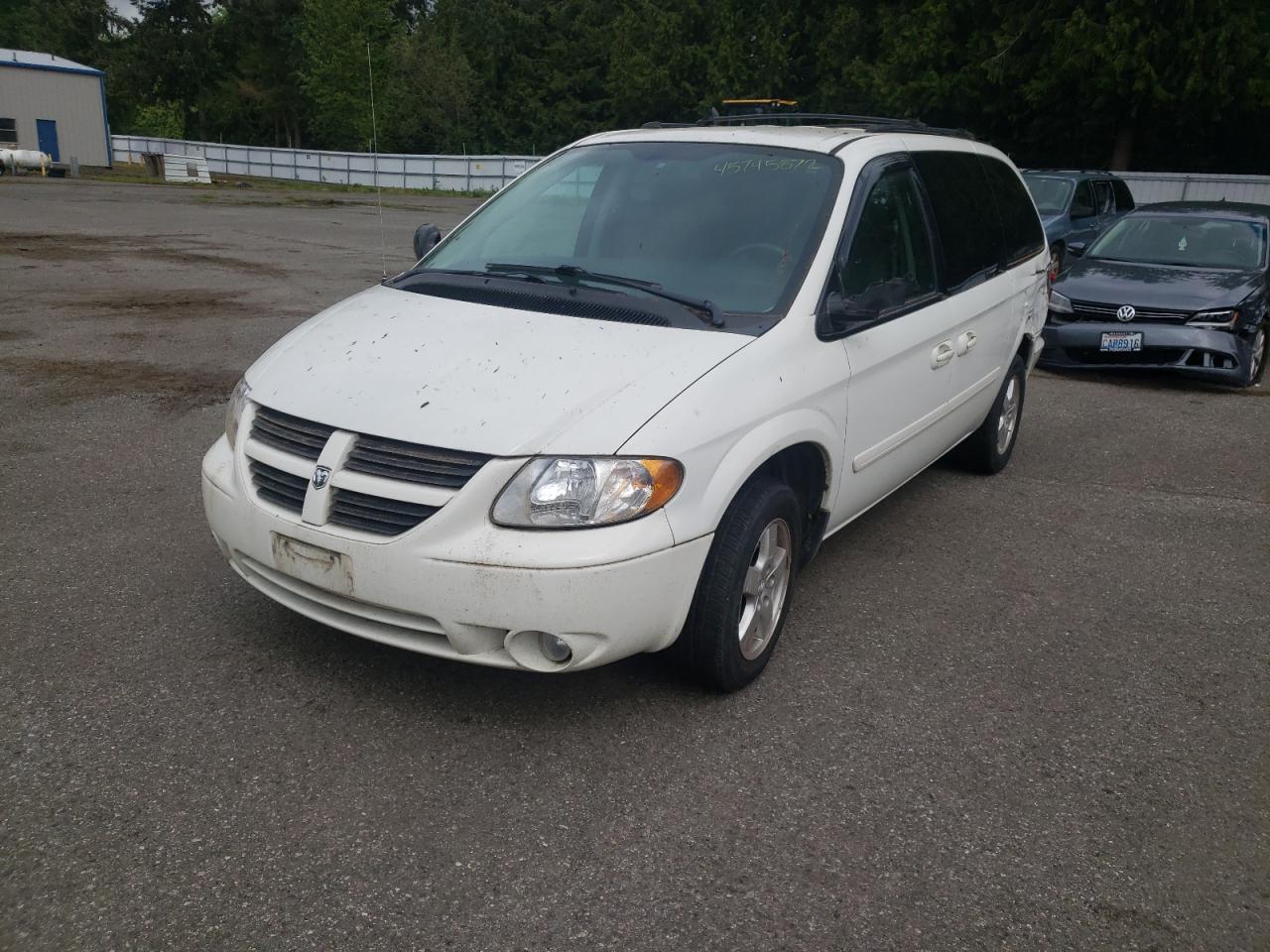 Photo 2 from auction – 2005 DODGE GRAND CARA with VIN 2D8GP44L35R573561