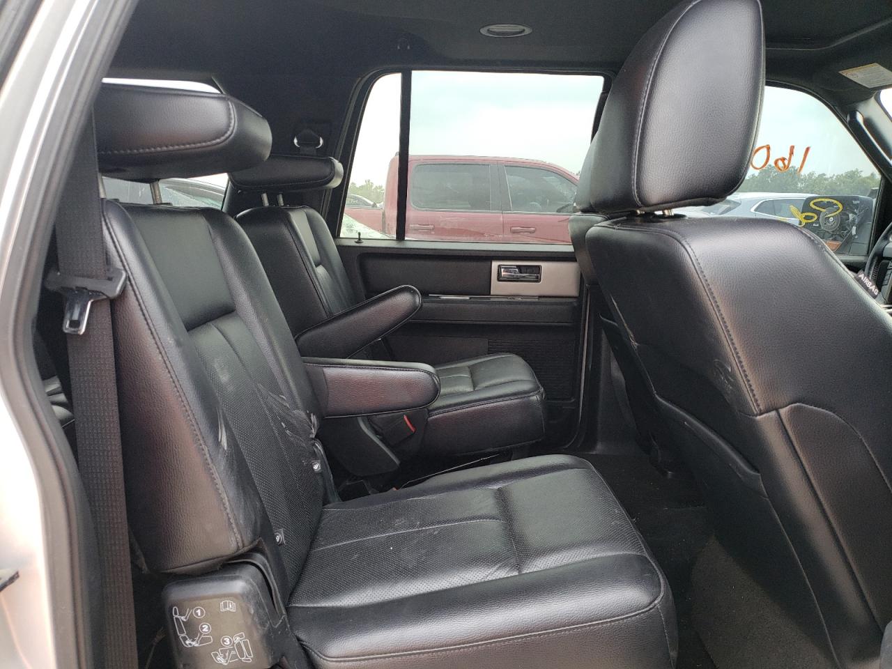 Photo 6 from auction – 2017 FORD EXPEDITION with VIN 1FMJK1KT2HEA34270