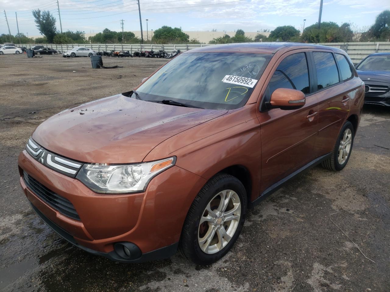 Photo 2 from auction – 2014 MITSUBISHI OUTLANDER with VIN JA4AD3A37EZ004448