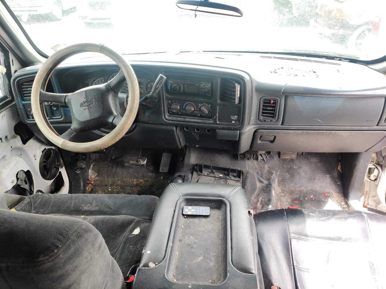 Photo 9 from auction – 2001 CHEVROLET SILVERADO with VIN 1GCEK19V91Z139237