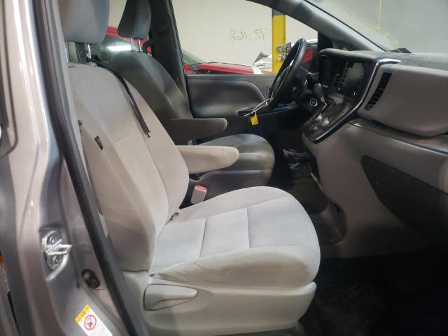 Photo 5 from auction – 2018 TOYOTA SIENNA L with VIN 5TDZZ3DC1JS915599
