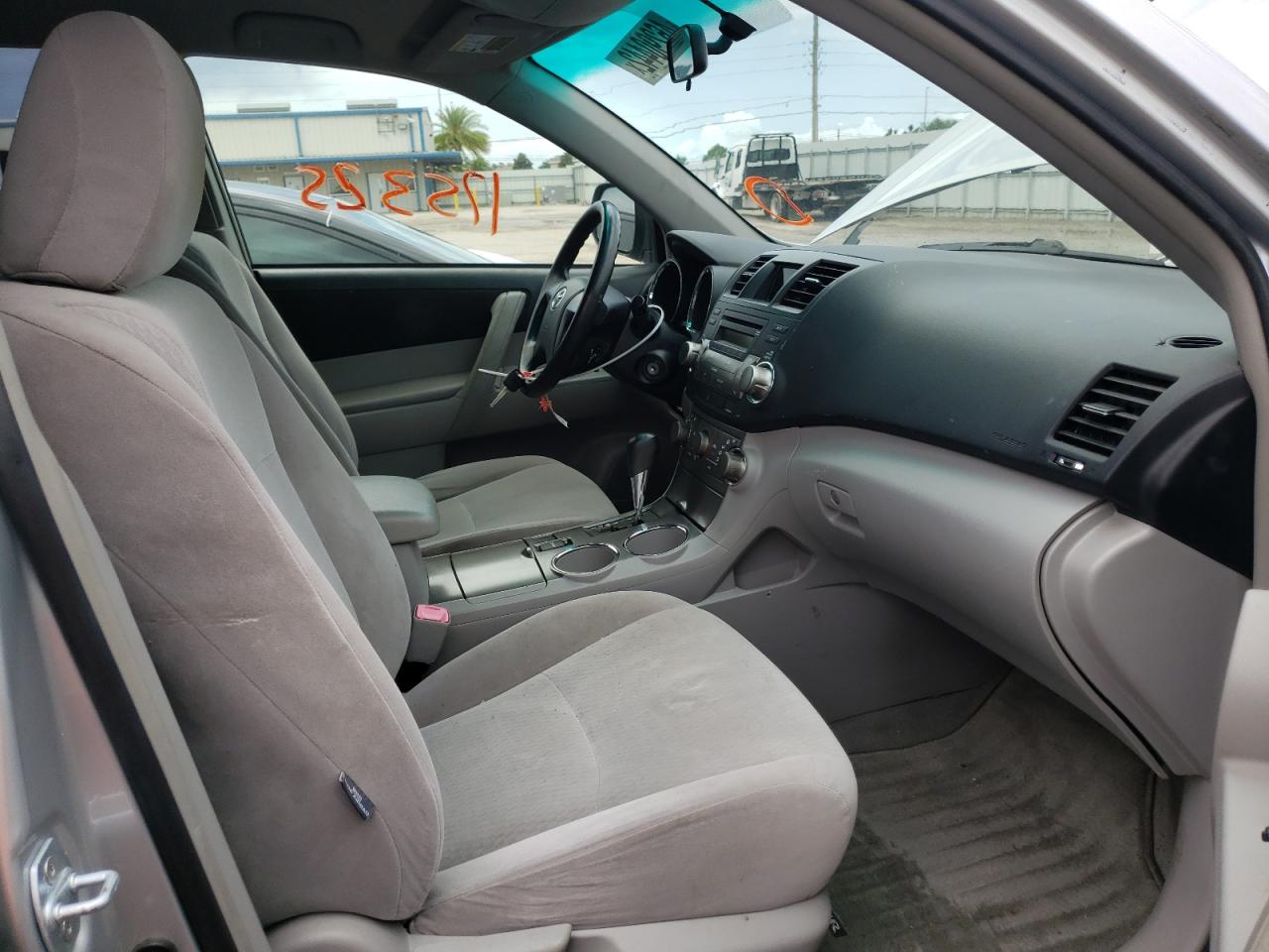 Photo 5 from auction – 2009 TOYOTA HIGHLANDER with VIN JTEDA41A192006383