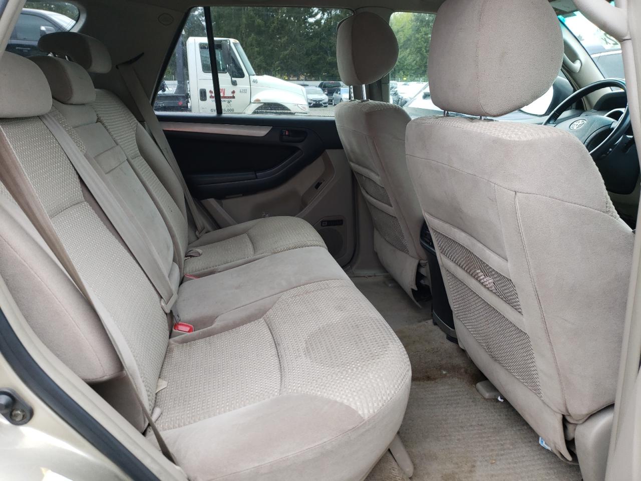 Photo 6 from auction – 2005 TOYOTA 4RUNNER SR with VIN JTEBU14R250075555