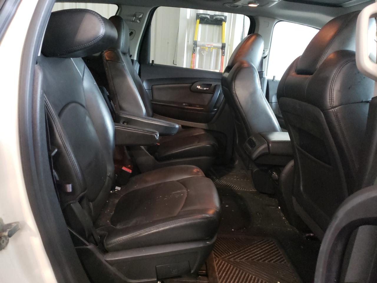 Photo 6 from auction – 2012 CHEVROLET TRAVERSE L with VIN 1GNKRJED6CJ212326
