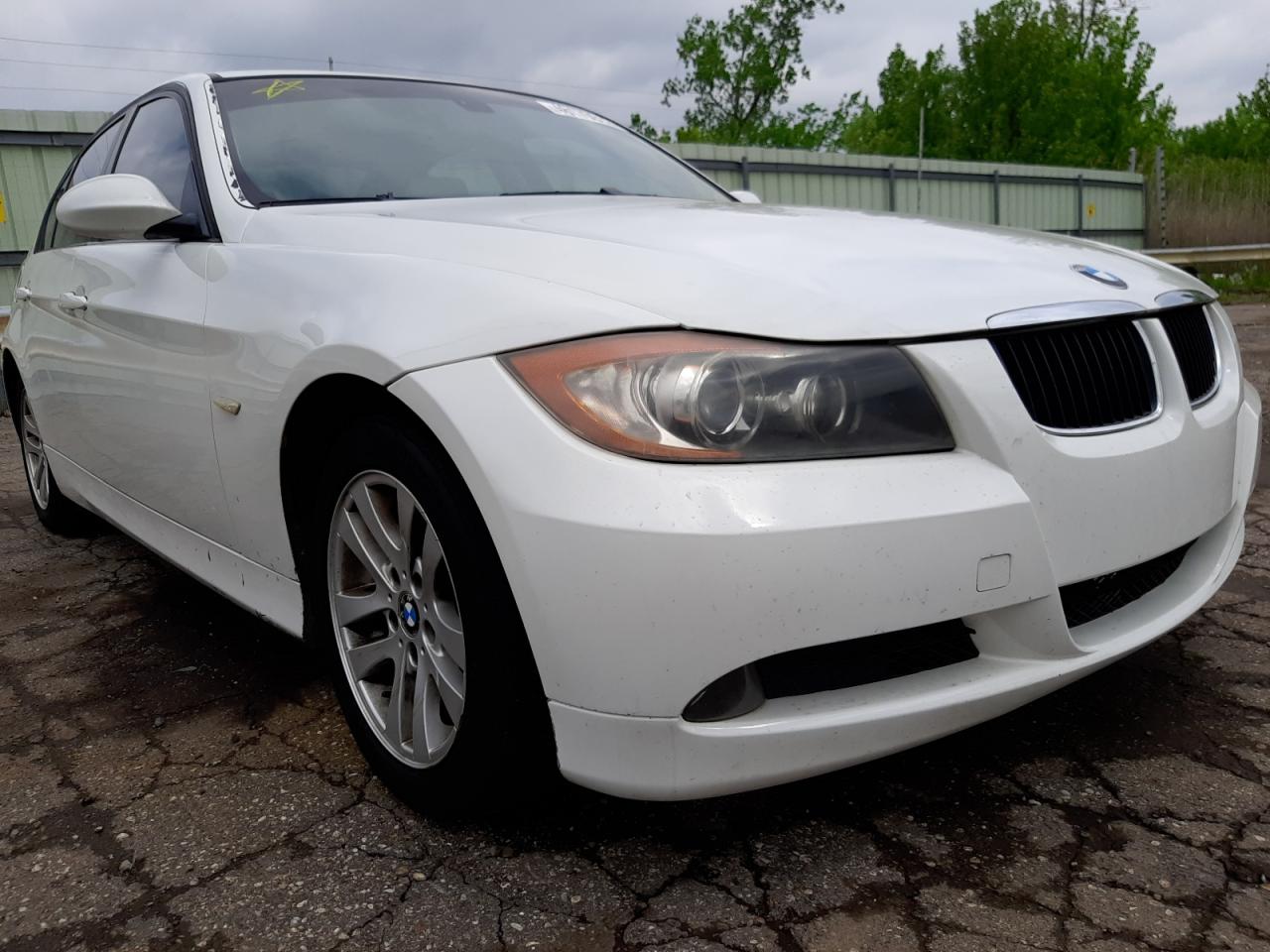 BMW 328 I 2007 with VIN WBAVA33527PV64680 - Photo from auction